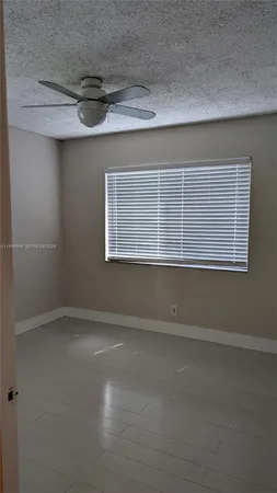 $3,100 | 460 Lakeview Drive, Unit 4, Weston, FL 33326