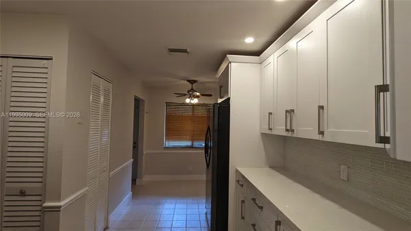 $3,100 | 460 Lakeview Drive, Unit 4, Weston, FL 33326