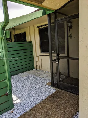 $3,100 | 460 Lakeview Drive, Unit 4, Weston, FL 33326