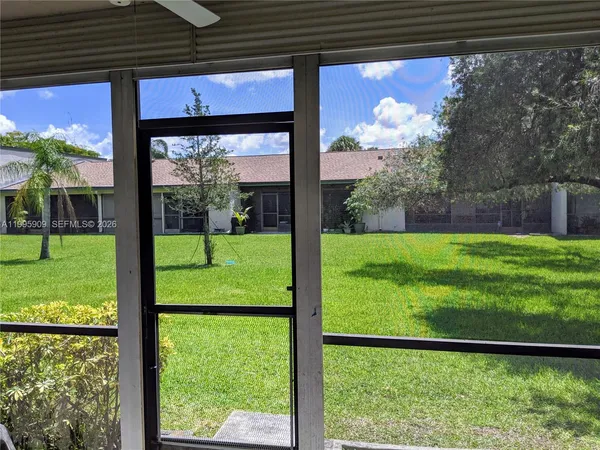 $3,100 | 460 Lakeview Drive, Unit 4, Weston, FL 33326