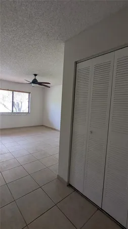 $3,100 | 460 Lakeview Drive, Unit 4, Weston, FL 33326