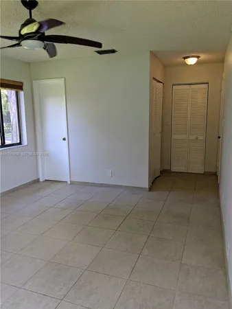 $3,100 | 460 Lakeview Drive, Unit 4, Weston, FL 33326