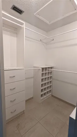 $3,100 | 460 Lakeview Drive, Unit 4, Weston, FL 33326