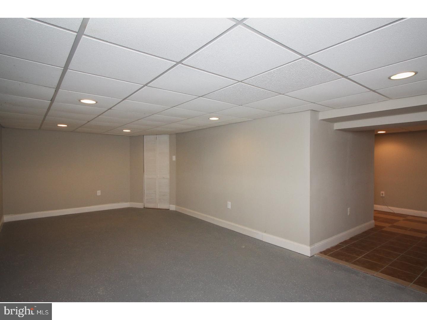 12 Stratford Road Clementon, NJ 08021 - Photo 7 of 25