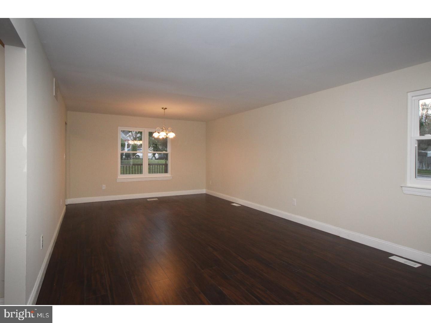 12 Stratford Road Clementon, NJ 08021 - Photo 9 of 25