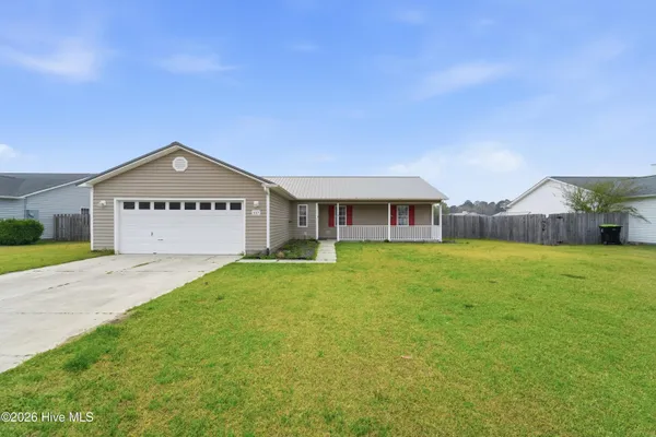 $264,000 | 307 Kenilworth Place, Hubert, NC 28539