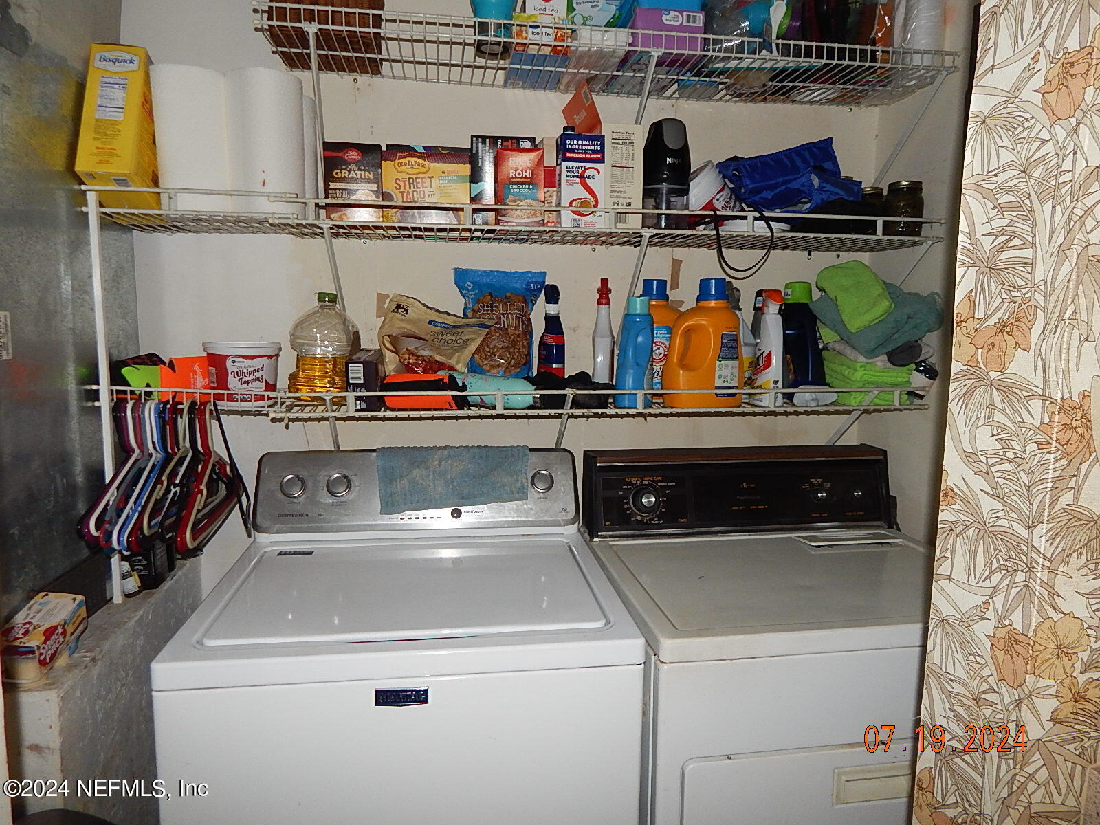 116 River Road Satsuma, FL 32189 - Photo 29 of 43 Laundry off kitchen