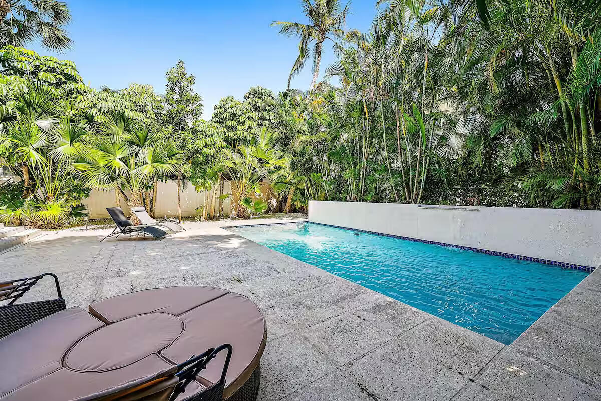 4110 Washington Road West Palm Beach, FL 33405 - Photo 34 of 38 534274b3-b525-4ff6-aa24-ef78be4ec497