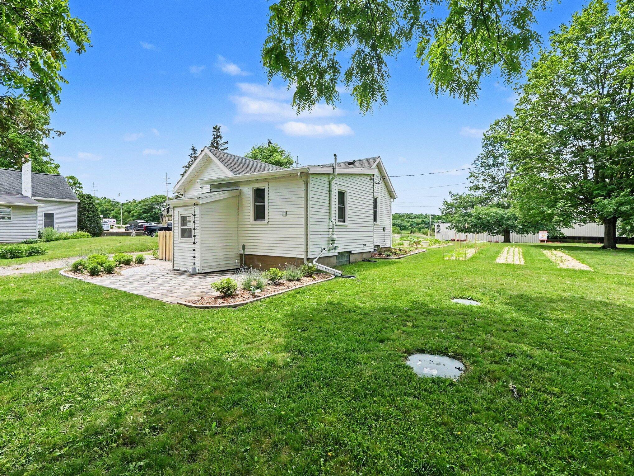 685 South Wagner Road Ann Arbor, MI 48103 - Photo 37 of 44 003_file_2491