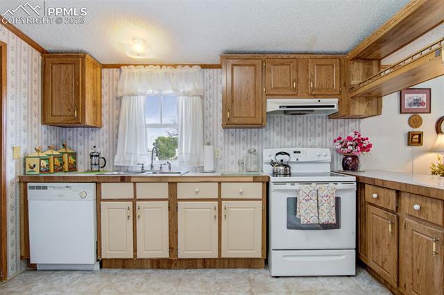30585 Hillside Road Pueblo, CO 81006 - Photo 8 of 28 Gallery Image 8