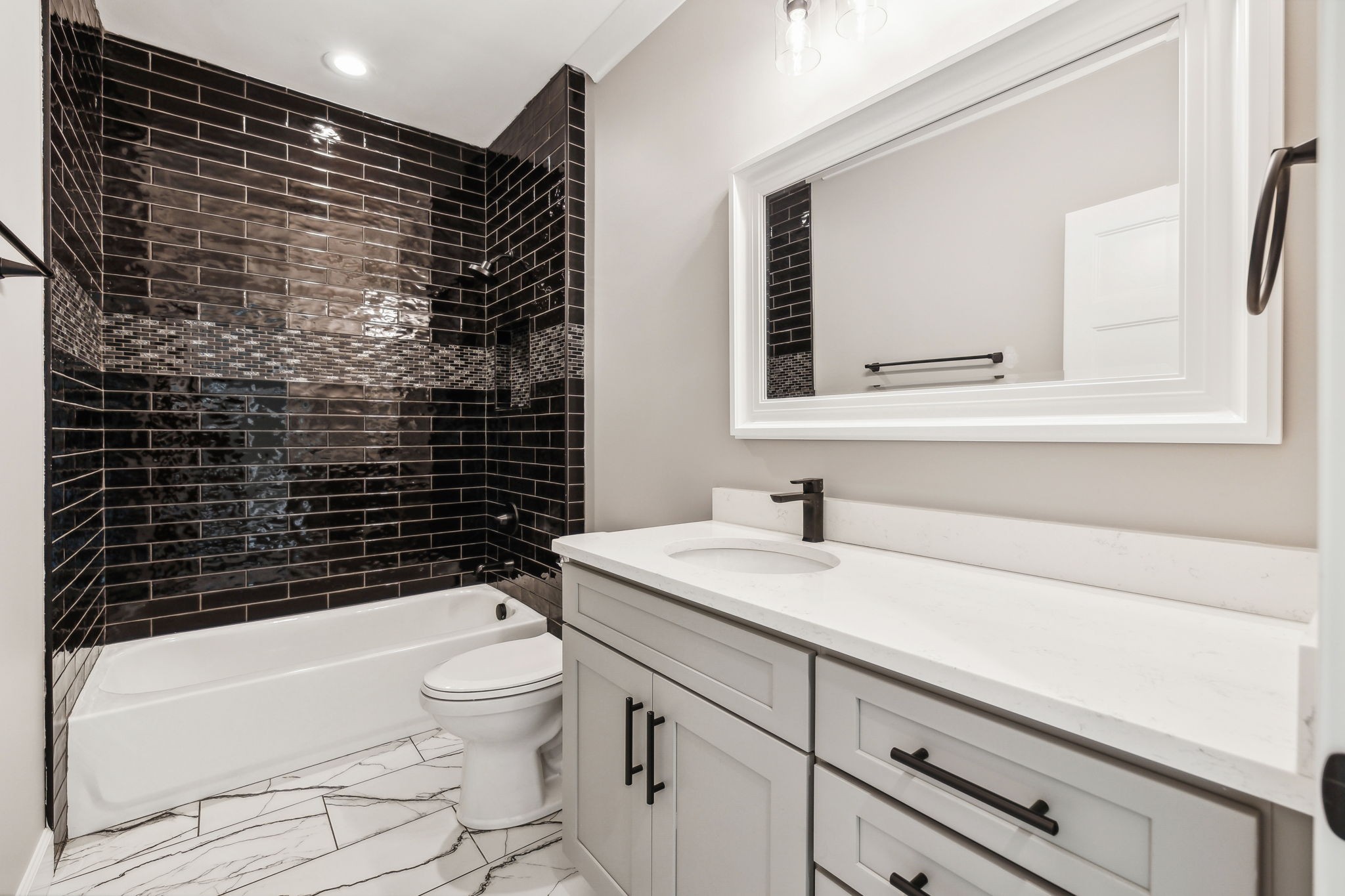 2720 Carousel Drive Murfreesboro, TN 37128 - Photo 15 of 53 main floor bathroom