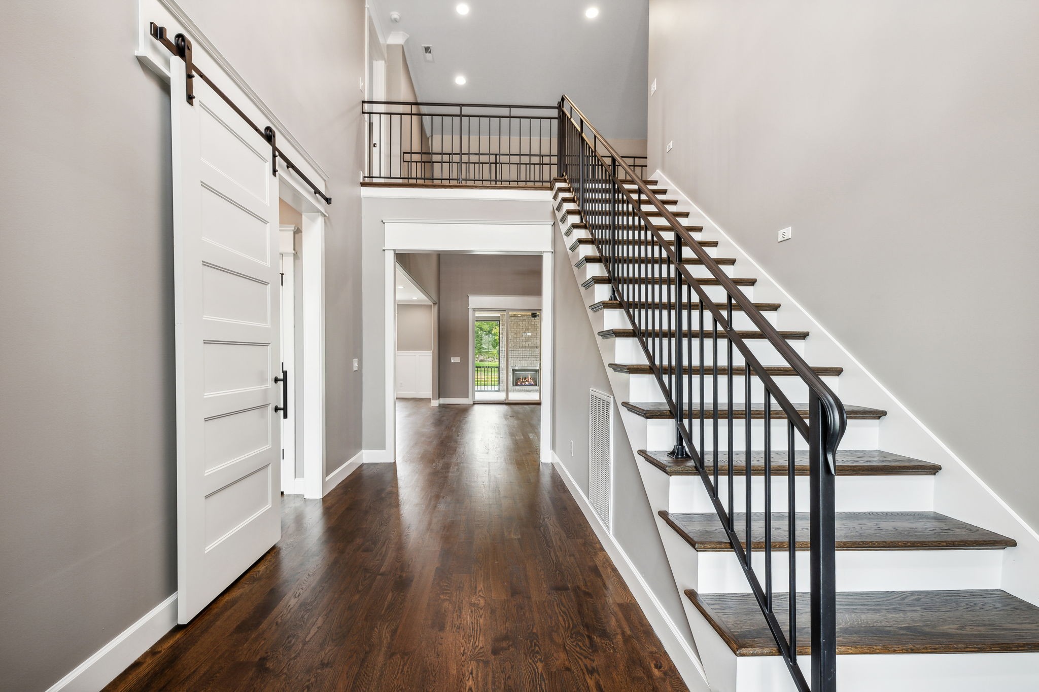 2720 Carousel Drive Murfreesboro, TN 37128 - Photo 2 of 53 Front entry walk-in