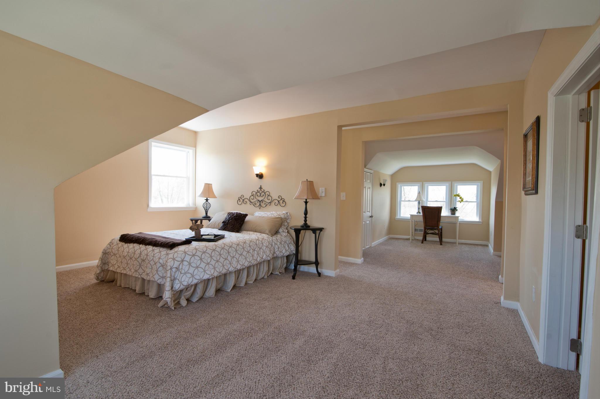 3817 Chatham Road Baltimore, MD 21215 - Photo 19 of 25 Spacious