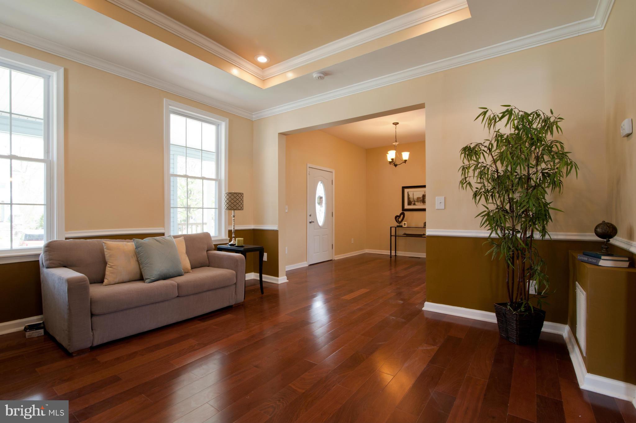 3817 Chatham Road Baltimore, MD 21215 - Photo 5 of 25 Living Room
