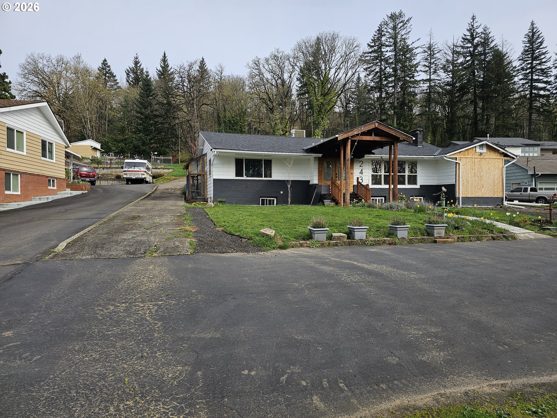 243 North Shepherd Road Washougal, WA 98671 - Photo 3 of 39 Living Room/Entrance