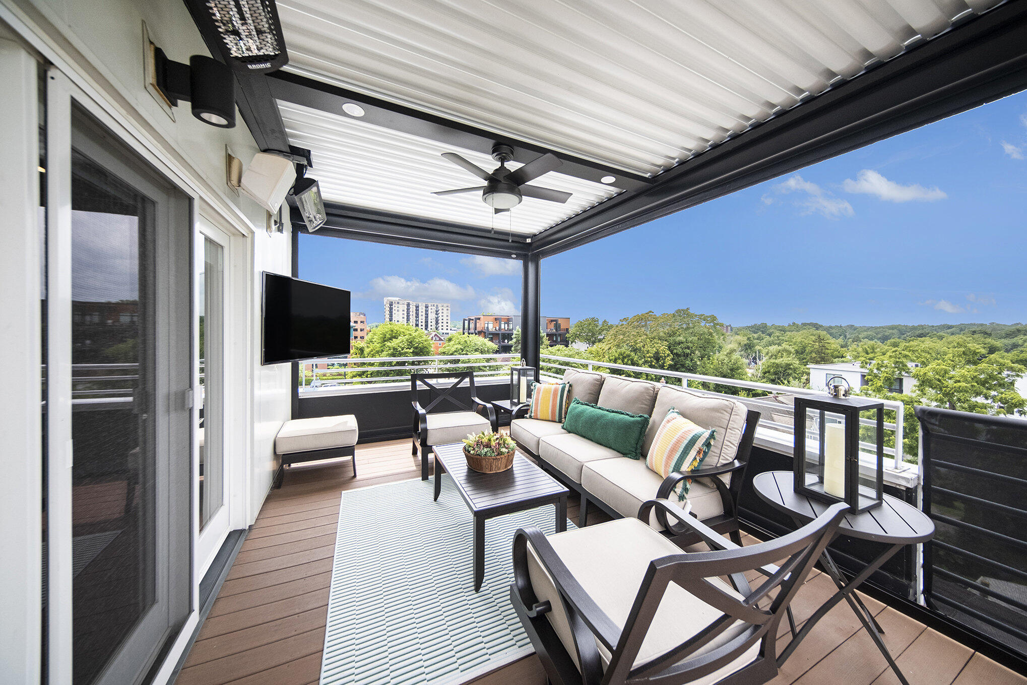 121 Kingsley West #502