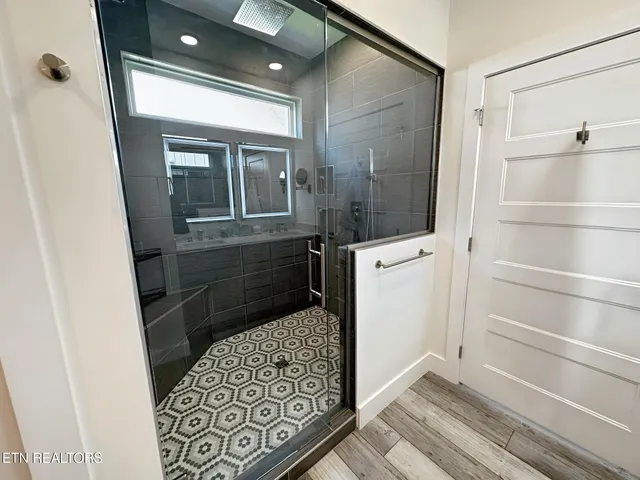 $565,000 | 276 Lochmere Drive, Morristown, TN 37814