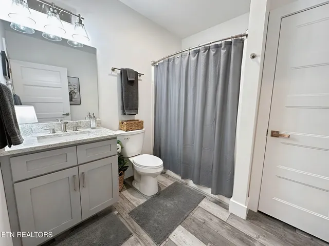 $565,000 | 276 Lochmere Drive, Morristown, TN 37814