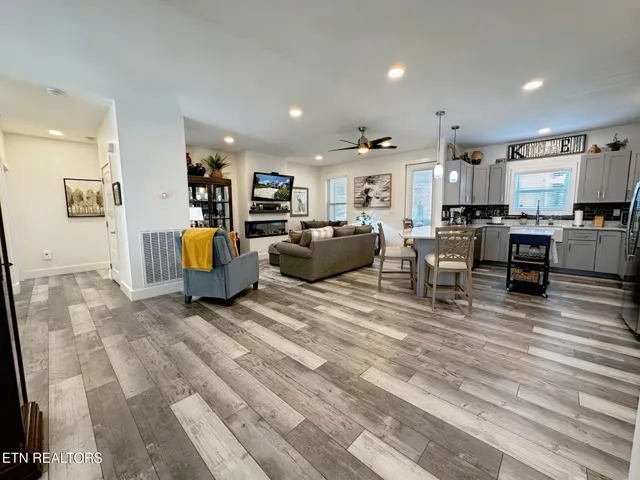 $565,000 | 276 Lochmere Drive, Morristown, TN 37814