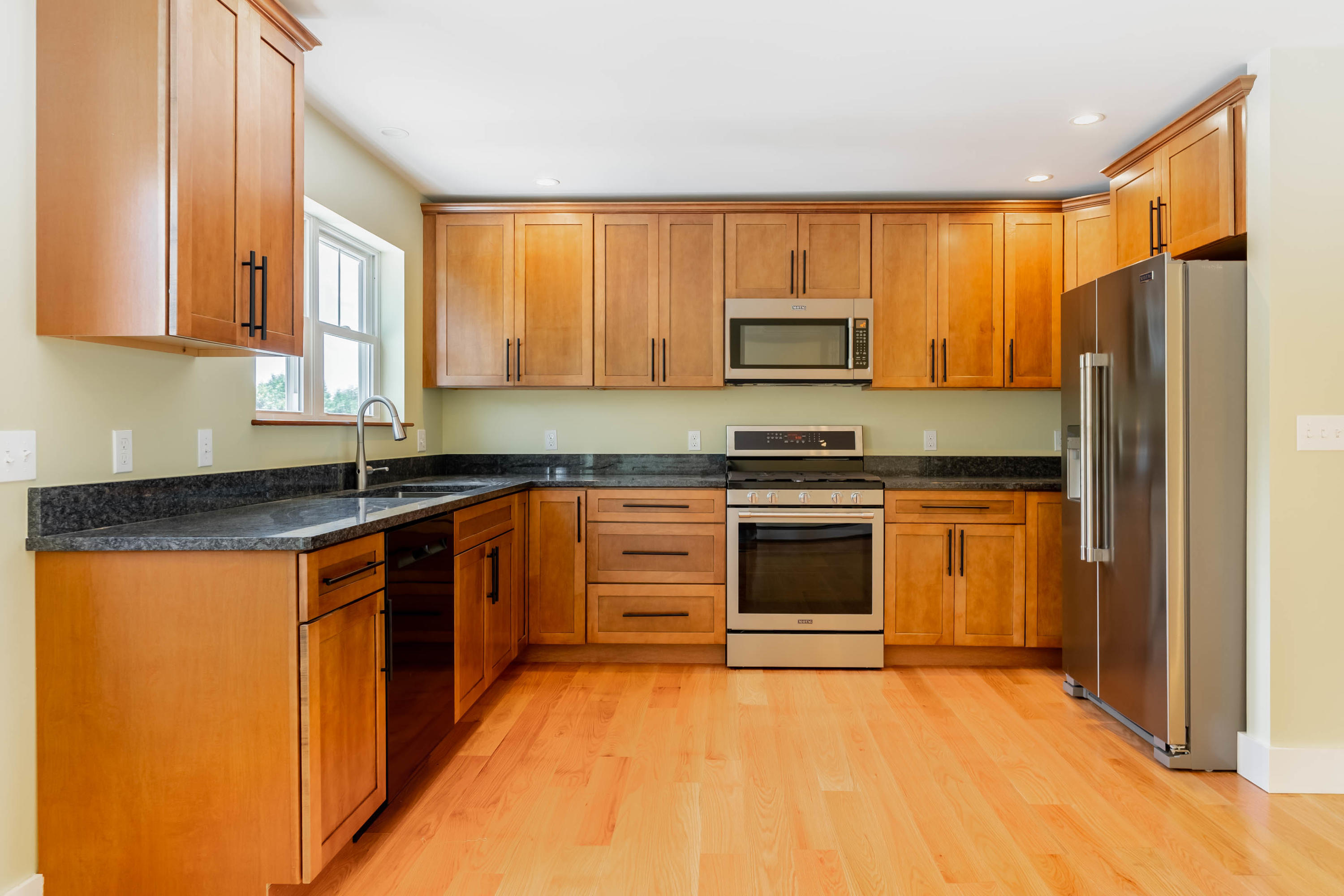 185 Middle Road Falmouth, ME 04105 - Photo 9 of 34 185 Middle