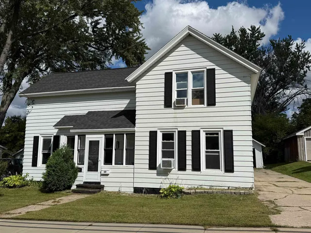 $199,900 | 262 North Wisconsin Street, Berlin, WI 54923