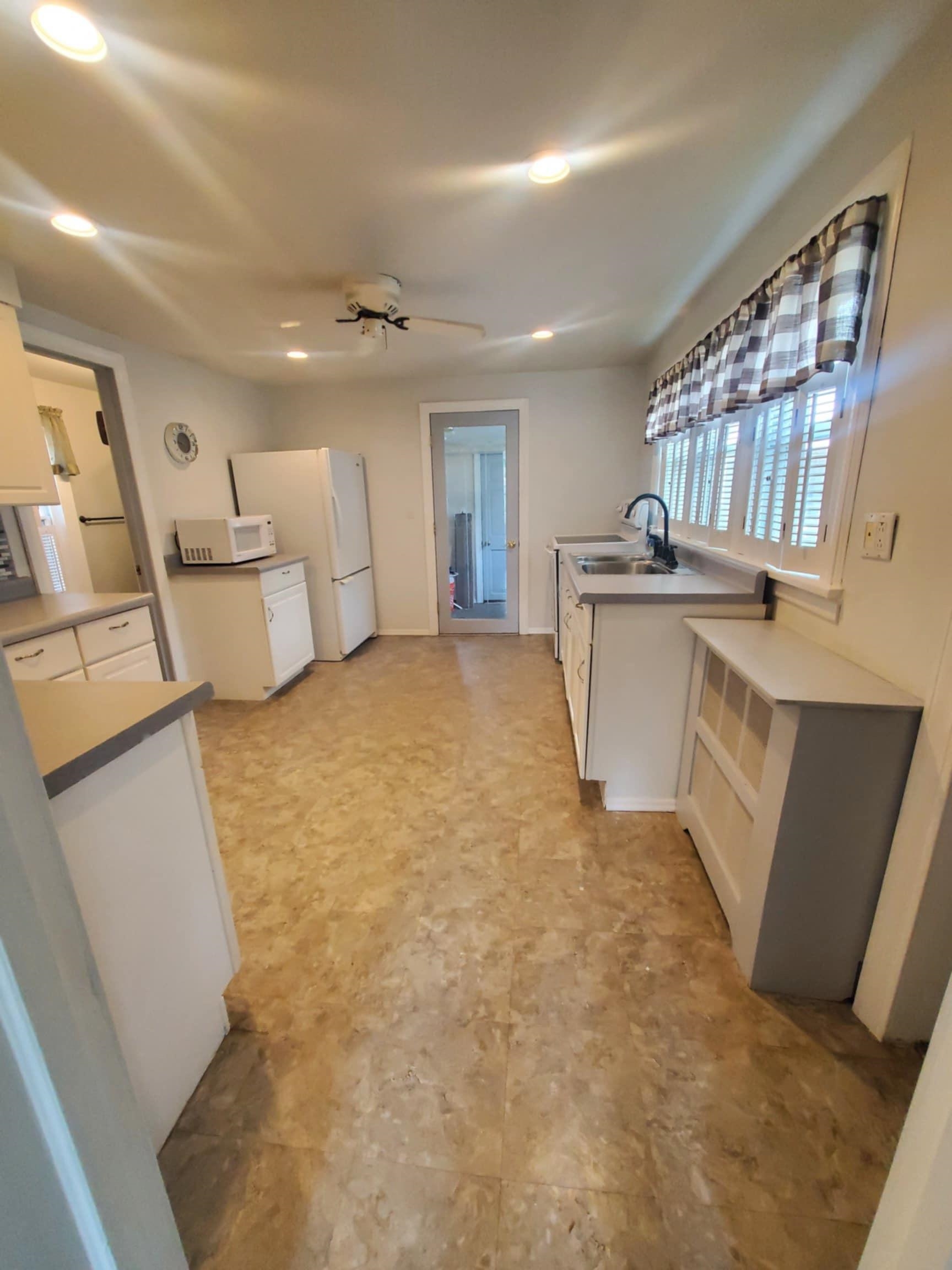 262 North Wisconsin Street Berlin, WI 54923 - Photo 2 of 30