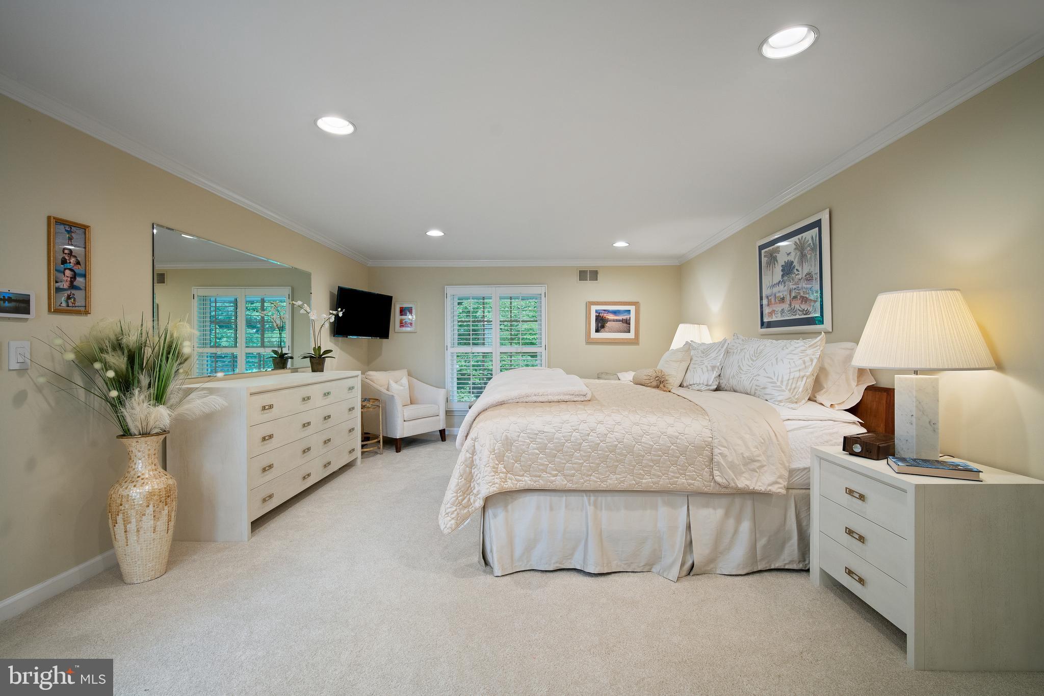 10905 Old Coach Road Potomac, MD 20854 - Photo 20 of 50 Primary Bedroom