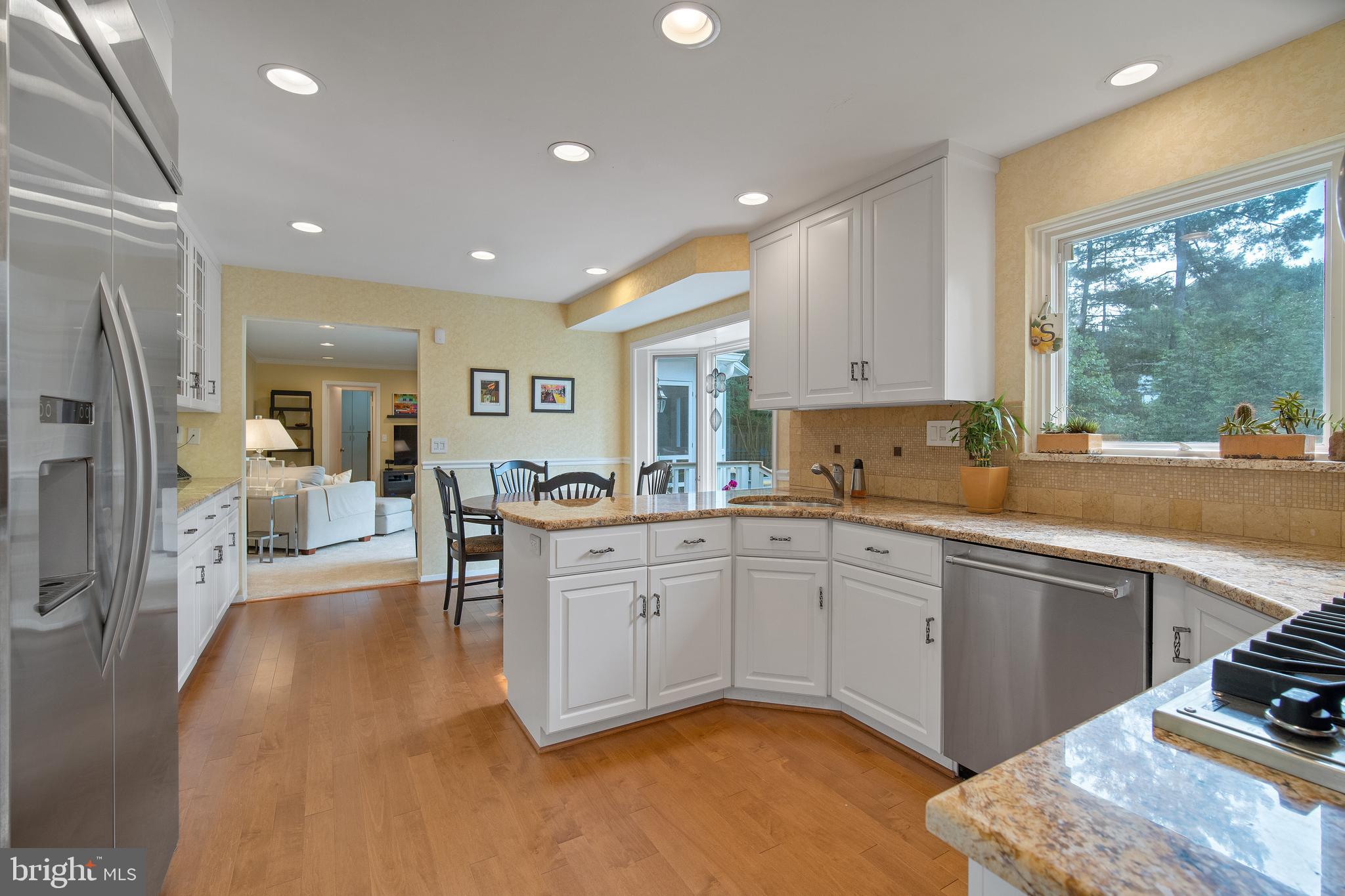 10905 Old Coach Road Potomac, MD 20854 - Photo 3 of 50 Kitchen to Breakfast Area
