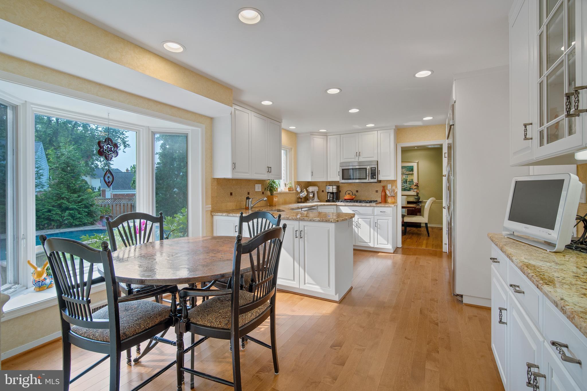 10905 Old Coach Road Potomac, MD 20854 - Photo 6 of 50