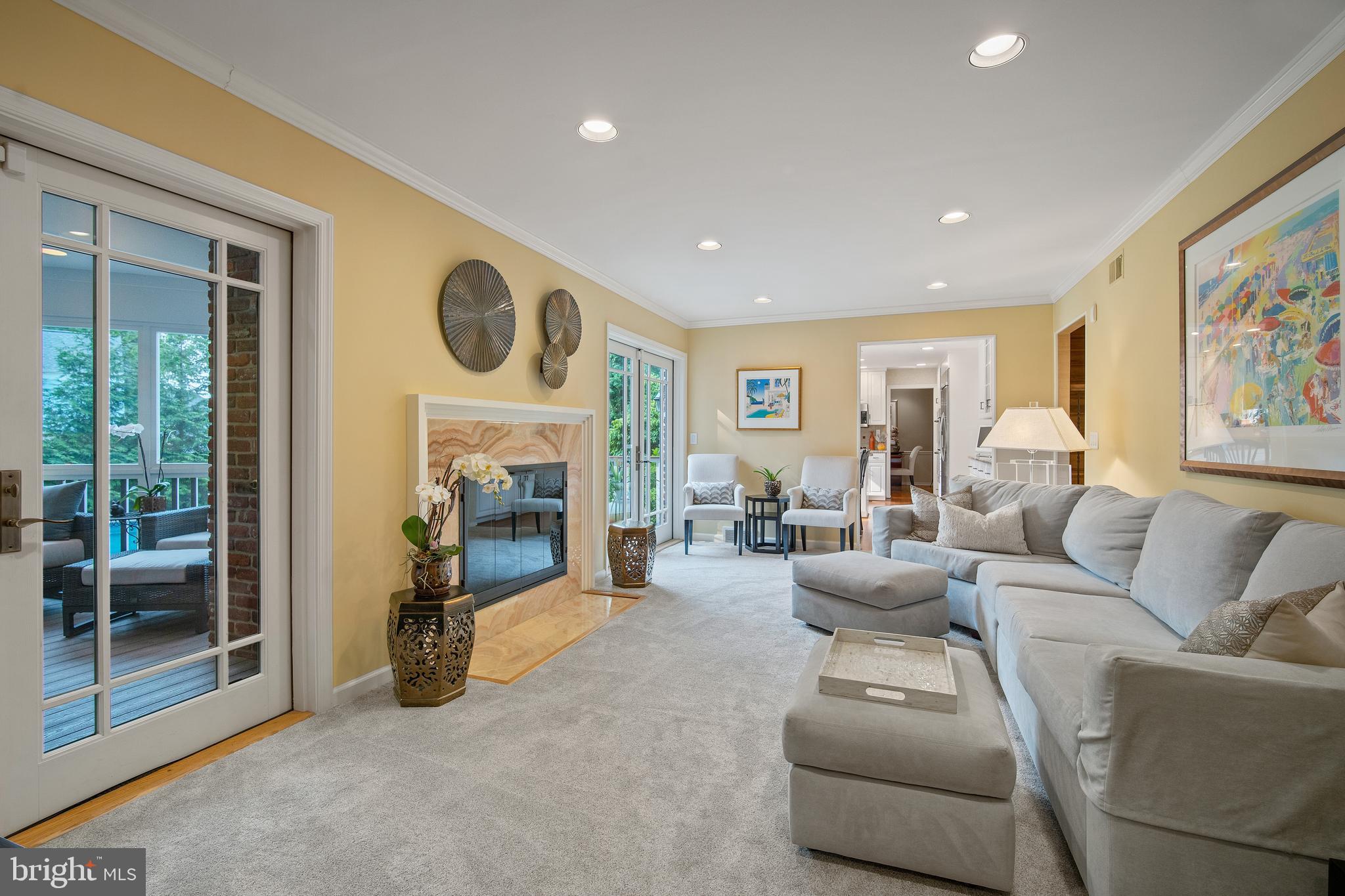 10905 Old Coach Road Potomac, MD 20854 - Photo 7 of 50 Family room - adjoining kitchen and screen porch