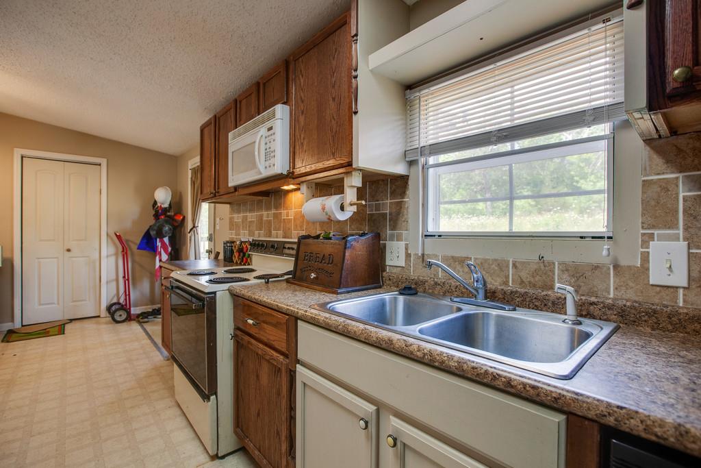 2285 Rick Hight Road Columbia, TN 38401 - Photo 6 of 19 Gallery Image 6