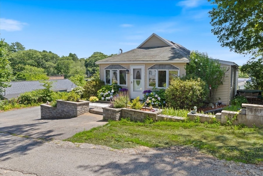 6 Exeter Place Billerica, MA 01821 - Photo 4 of 40 Gallery Image 4