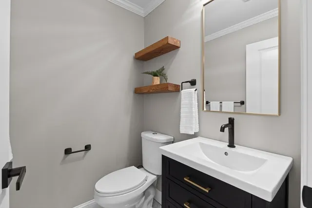 $1,685,000 | 12 Brookside Lane, Norfolk, MA 02056