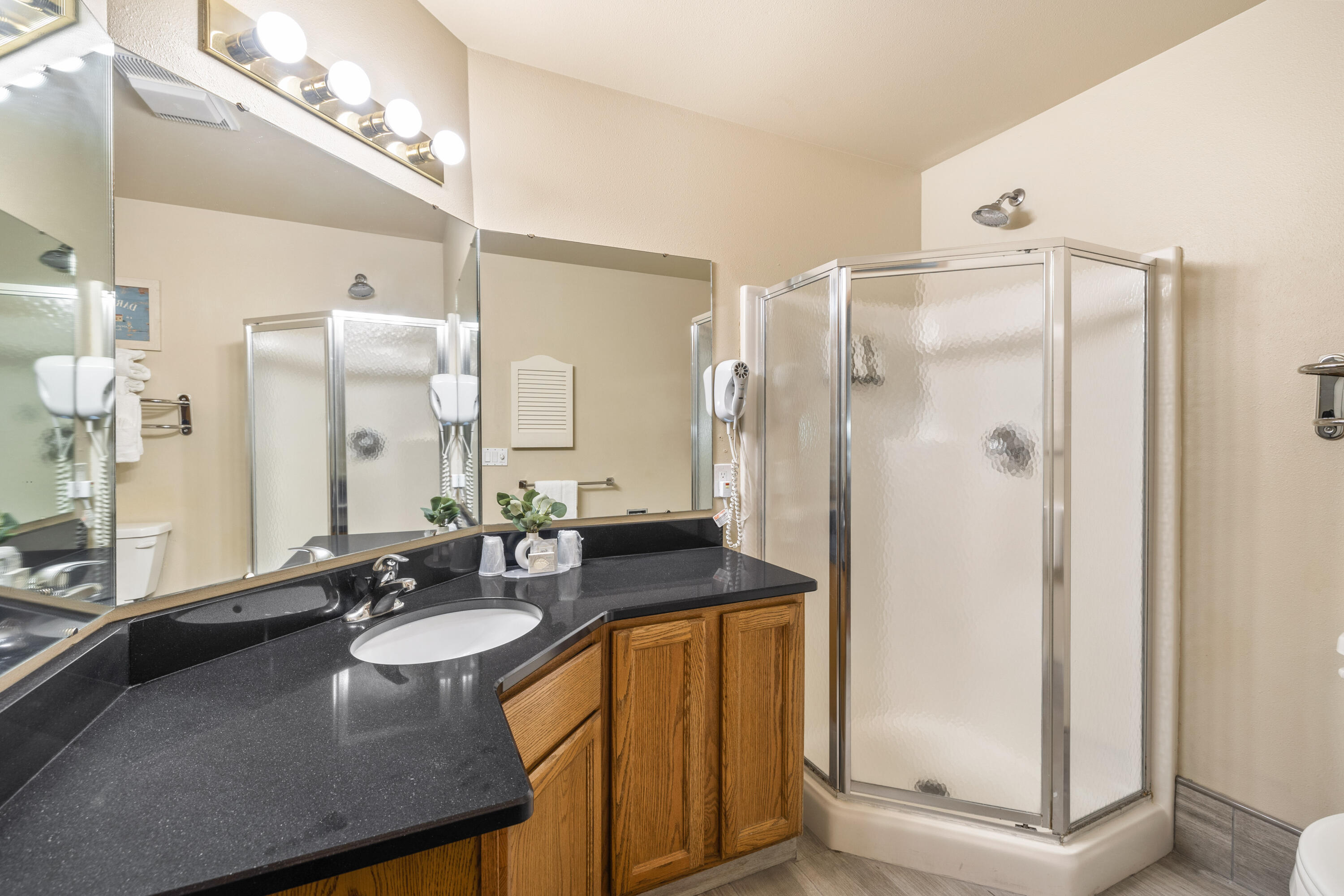 111 Center Street, Unit 459 Lake Geneva, WI 53147 - Photo 12 of 19 15-13