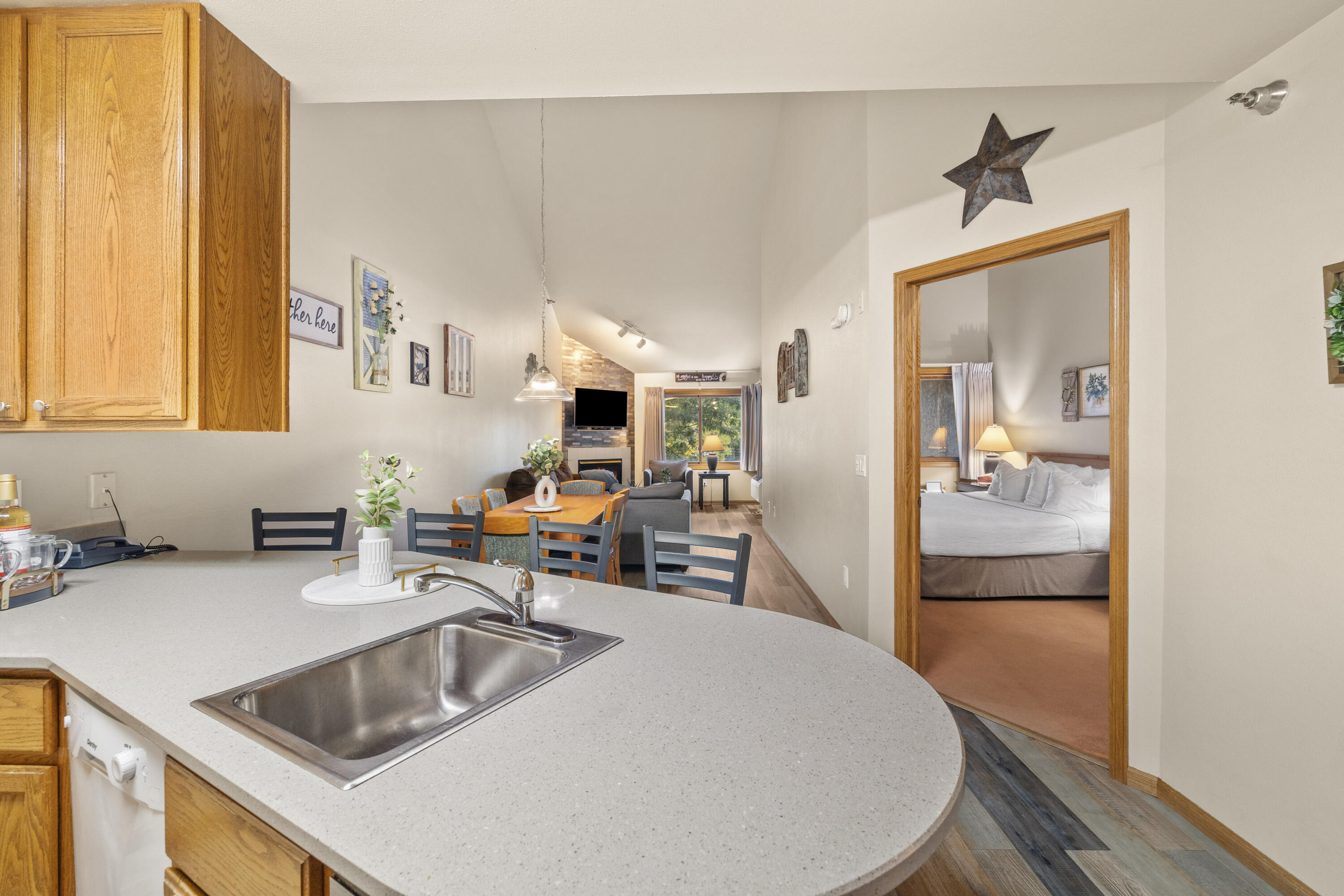 111 Center Street, Unit 459 Lake Geneva, WI 53147 - Photo 6 of 19 1-04