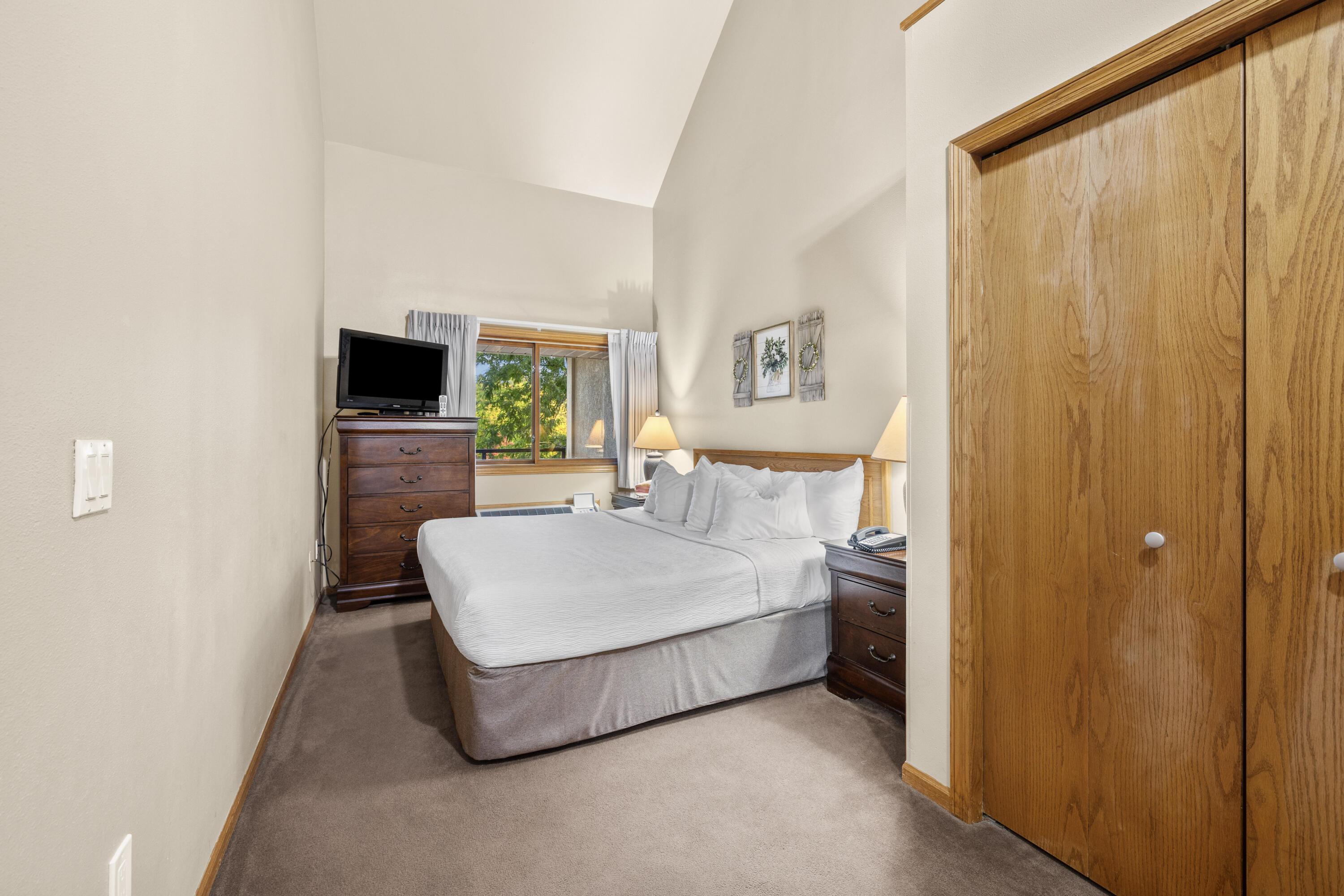 111 Center Street, Unit 459 Lake Geneva, WI 53147 - Photo 7 of 19 10-08