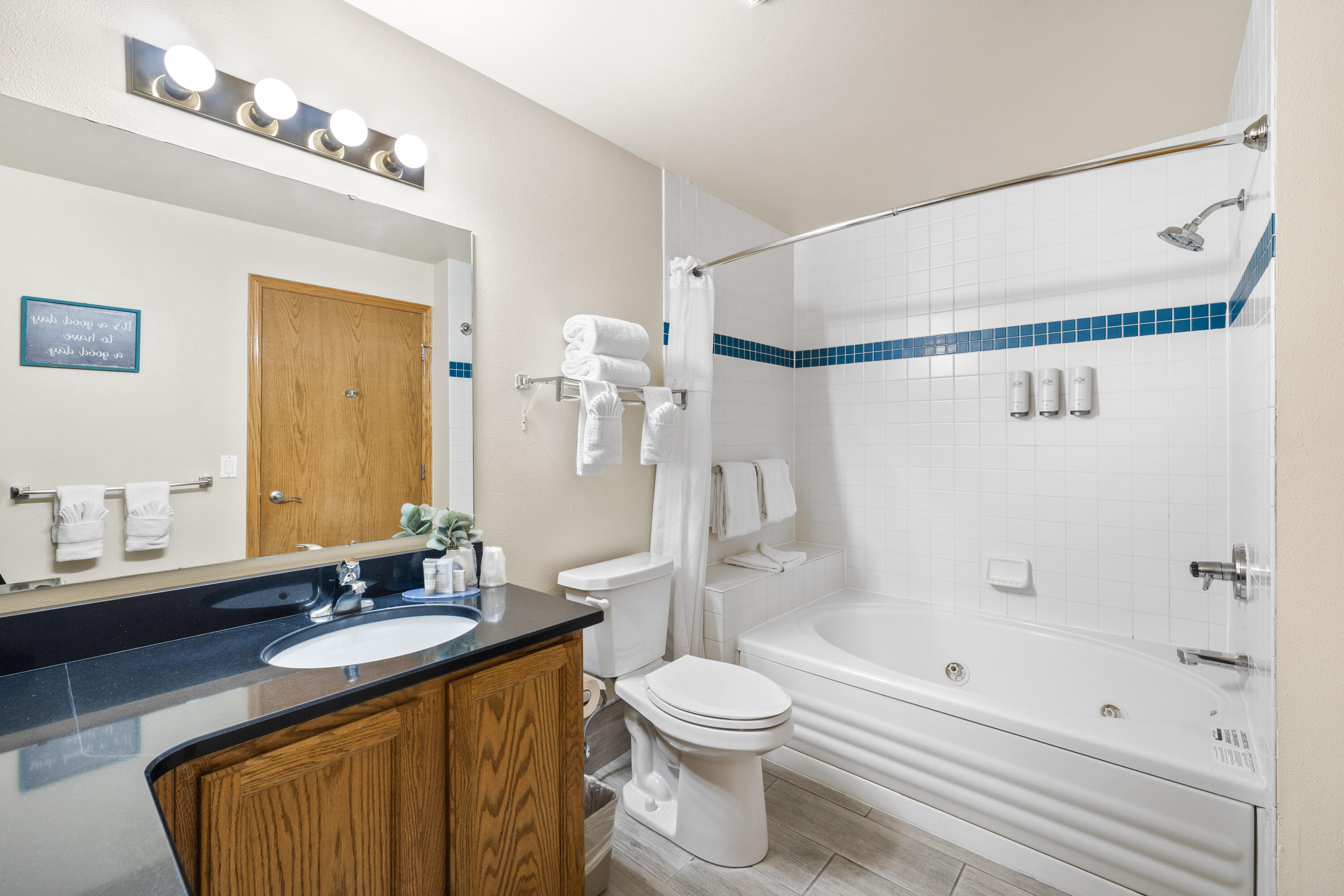 111 Center Street, Unit 459 Lake Geneva, WI 53147 - Photo 9 of 19 12-12