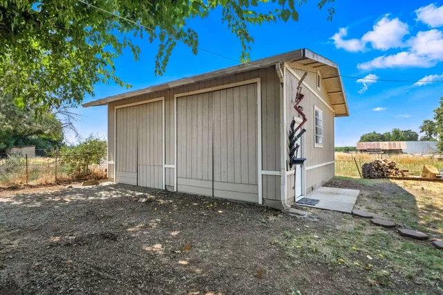 $355,000 | 24470 Oklahoma Avenue, Red Bluff, CA 96080