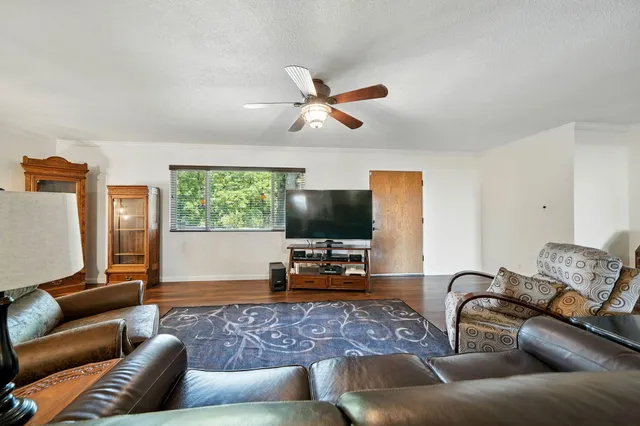 $355,000 | 24470 Oklahoma Avenue, Red Bluff, CA 96080