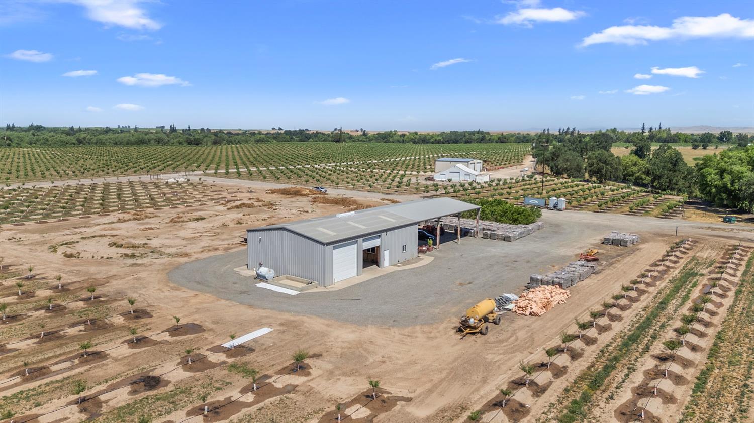 15726 Allen Road Snelling, CA 95369 - Photo 5 of 16 a view of a lake with beach and city view