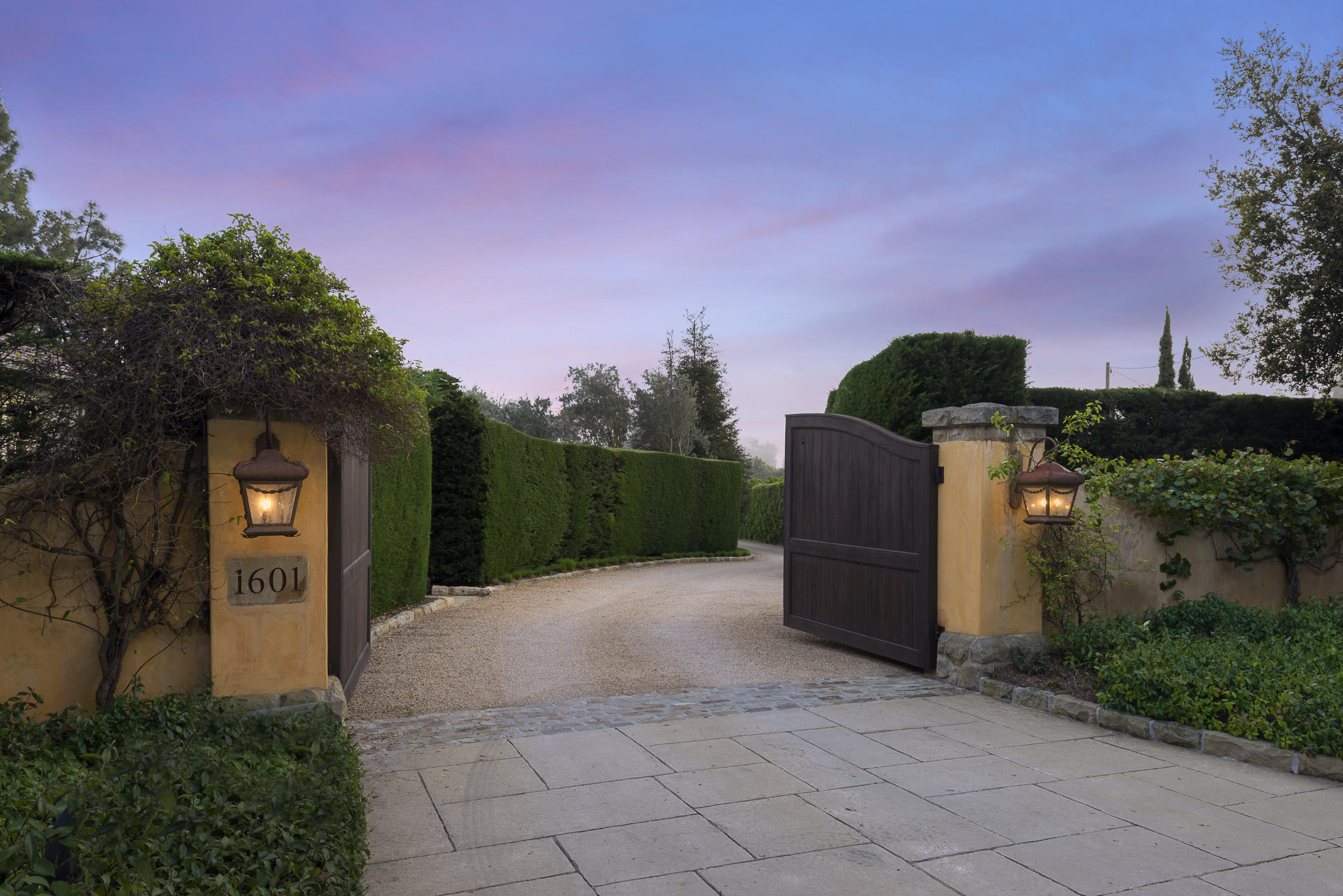 1601 East Valley Road Montecito, CA 93108 - Photo 17 of 18 Entry Gate