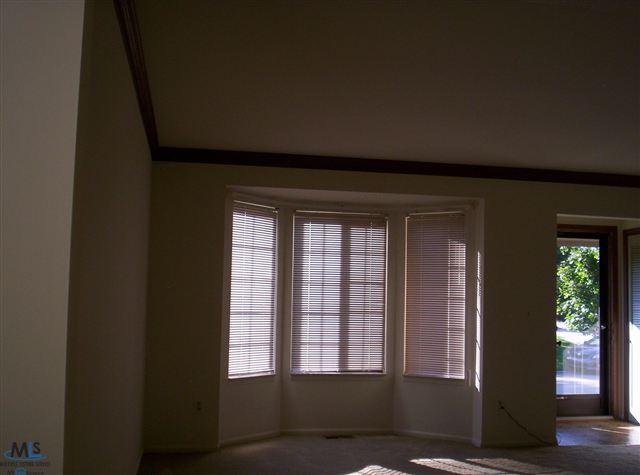 231 Meadow Ln Circle Rochester, MI 48307 - Photo 5 of 22 31116492-4.JPG
