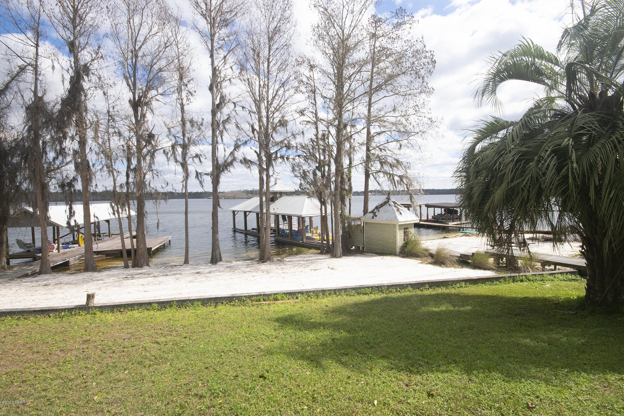532 Lakepoint Road Alford, FL 32420 - Photo 5 of 55 Gallery Image 5