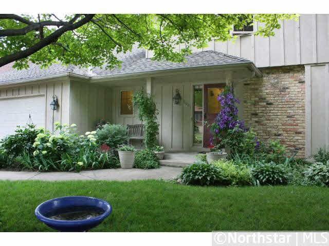 8021 Tierneys Woods Road Bloomington, MN 55438 - Photo 1 of 17 Gallery Image 1