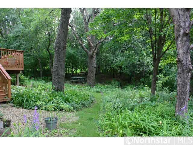 8021 Tierneys Woods Road Bloomington, MN 55438 - Photo 3 of 17 Gallery Image 3