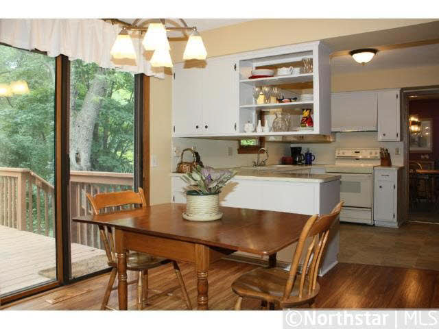 8021 Tierneys Woods Road Bloomington, MN 55438 - Photo 5 of 17 Gallery Image 5