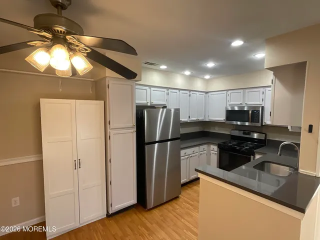 $3,275 | 1121 Roseberry Court, Morganville, NJ 07751