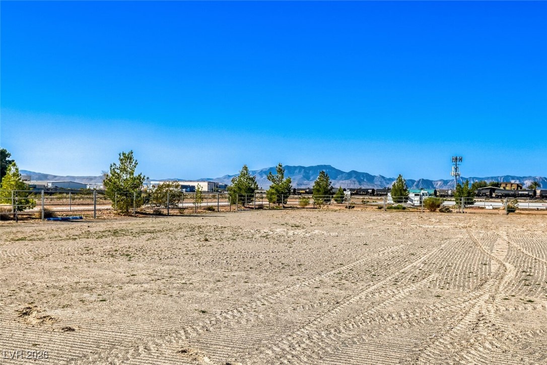 8565 South Westwind Road Las Vegas, NV 89139 - Photo 50 of 53 Arena