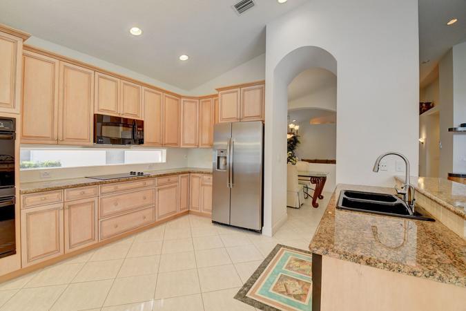 19305 Skyridge Circle Boca Raton, FL 33498 - Photo 10 of 30 14557279_2_800_450