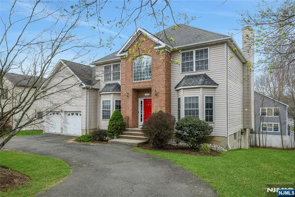 $1,200,000 | 123 North Livingston Avenue, Livingston, NJ 07039